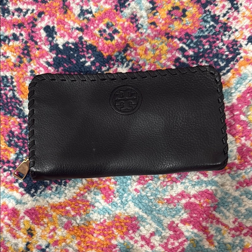 Tory Burch Black Leather Zip Wallet